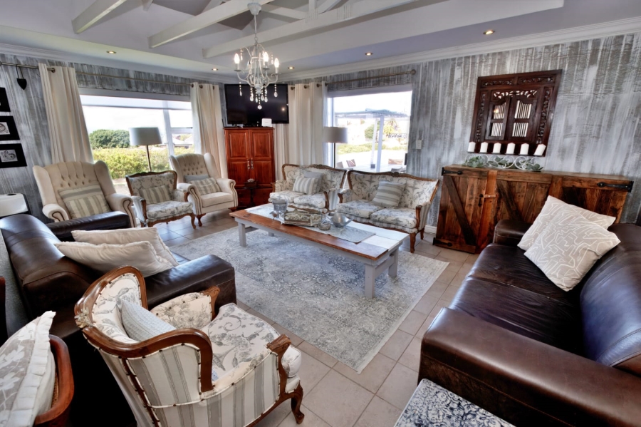 7 Bedroom Property for Sale in Stilbaai Wes Western Cape